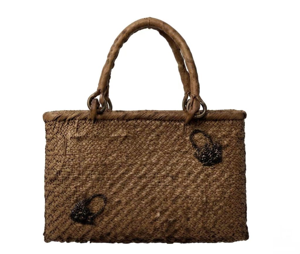Y7/F050-1Wild Grape Vine Woven Handbag