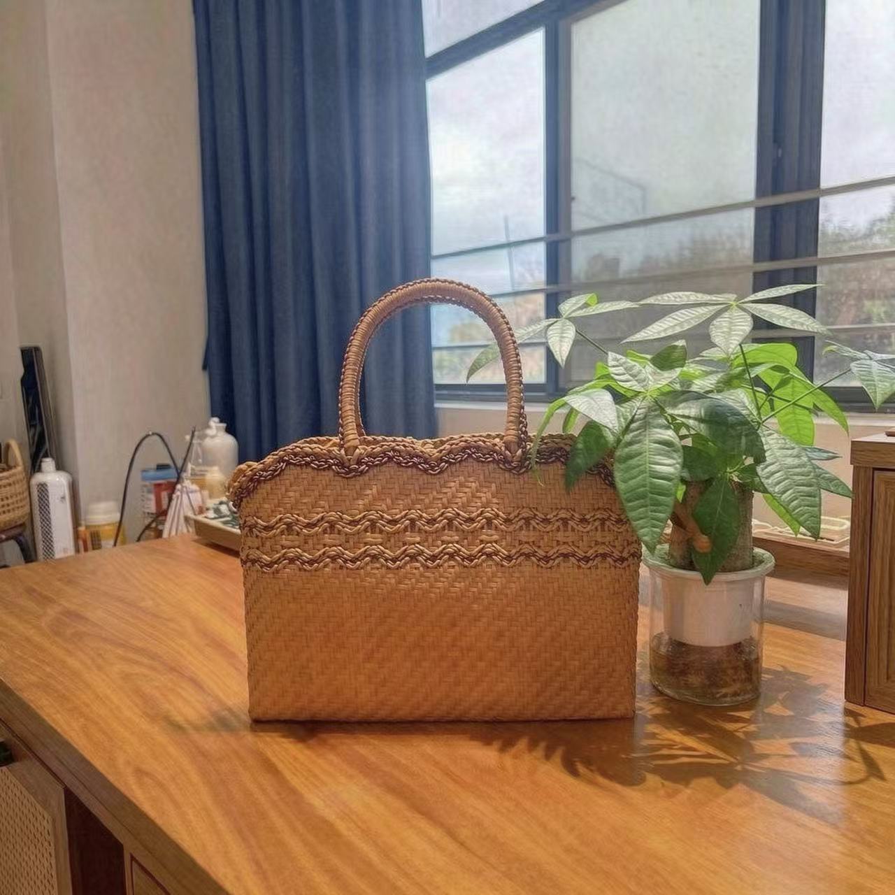 No.6 Wild Grape Vine Woven Box Tote Bag