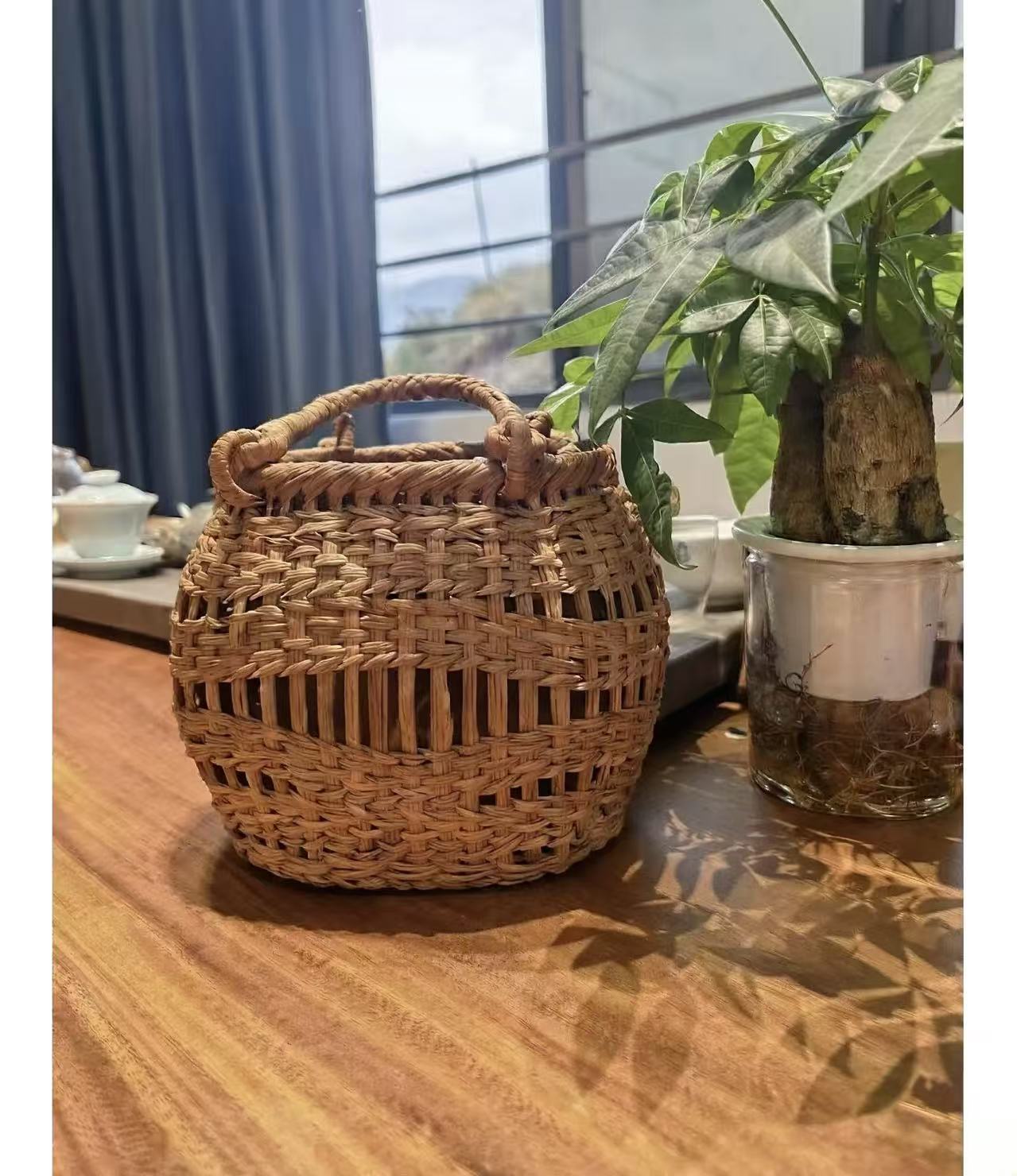 No.12 Wild Grape Vine Woven Bucket Handbag