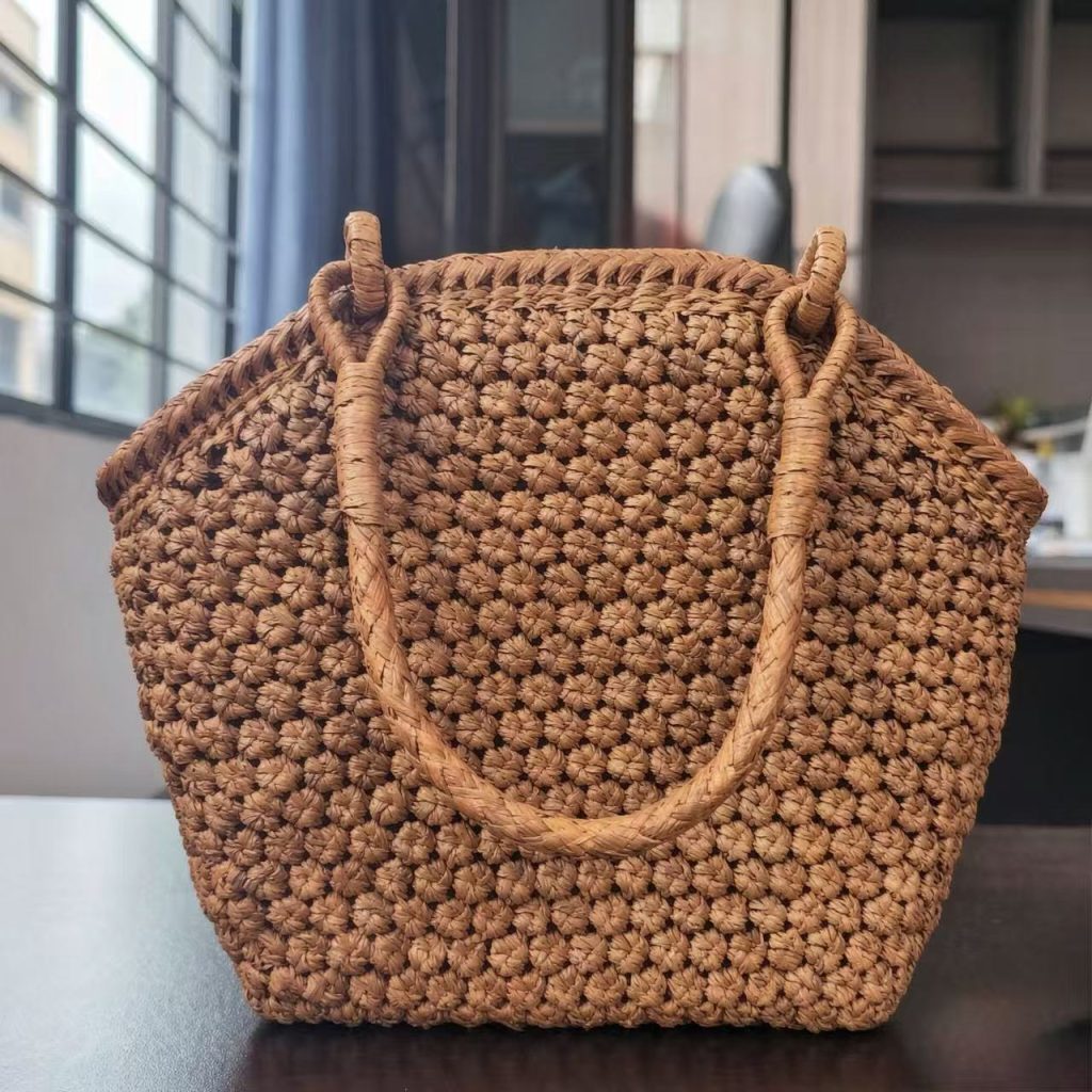 No.17 Wild Grape Vine Fan-shaped Woven Handbag