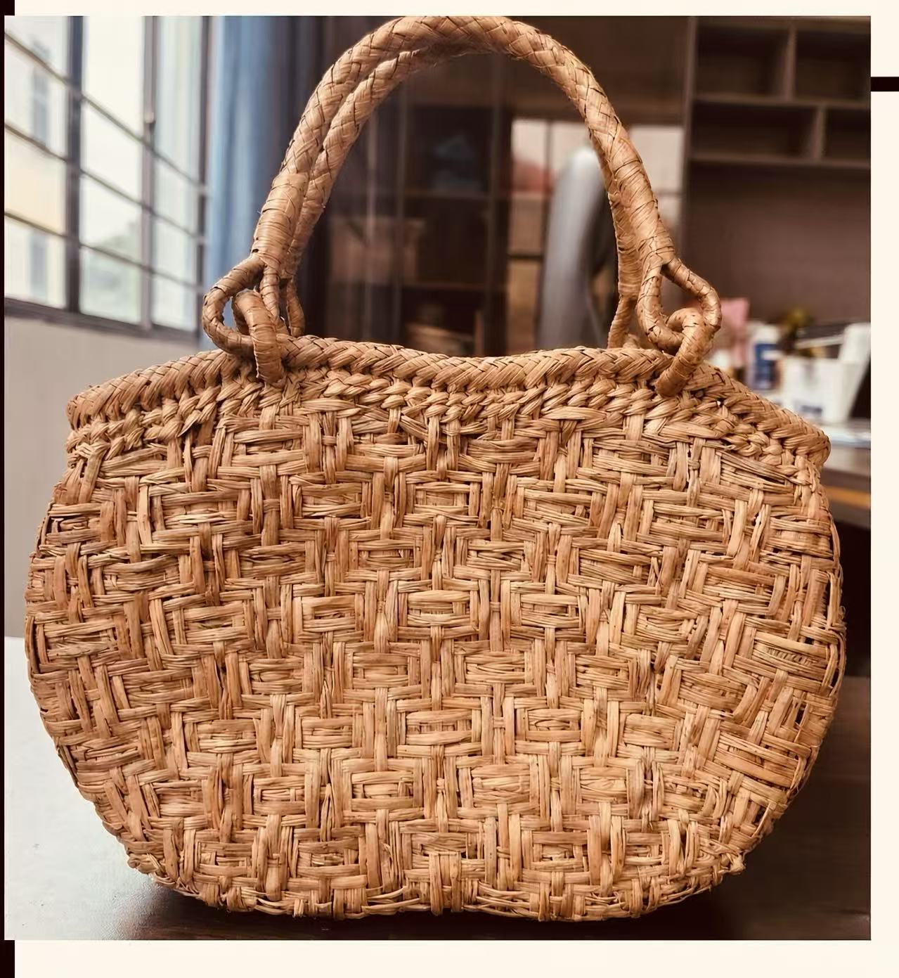 No.16 Wild Grape Vine Oval Woven Handbag