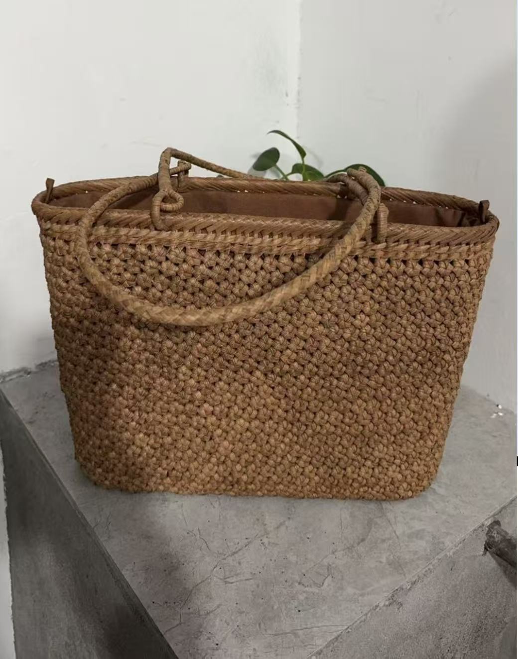 R-99 4mm Hexagon Pattern Wild Grape Vine Tote Bag