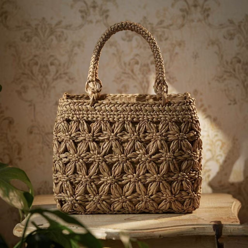 R-138 Full Starflower Pattern Wild Grape Vine Handbag