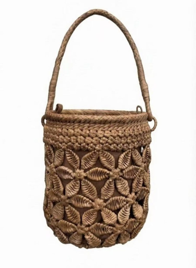 R-28A Window Pattern Woven Wild Grape Vine Bucket Bag