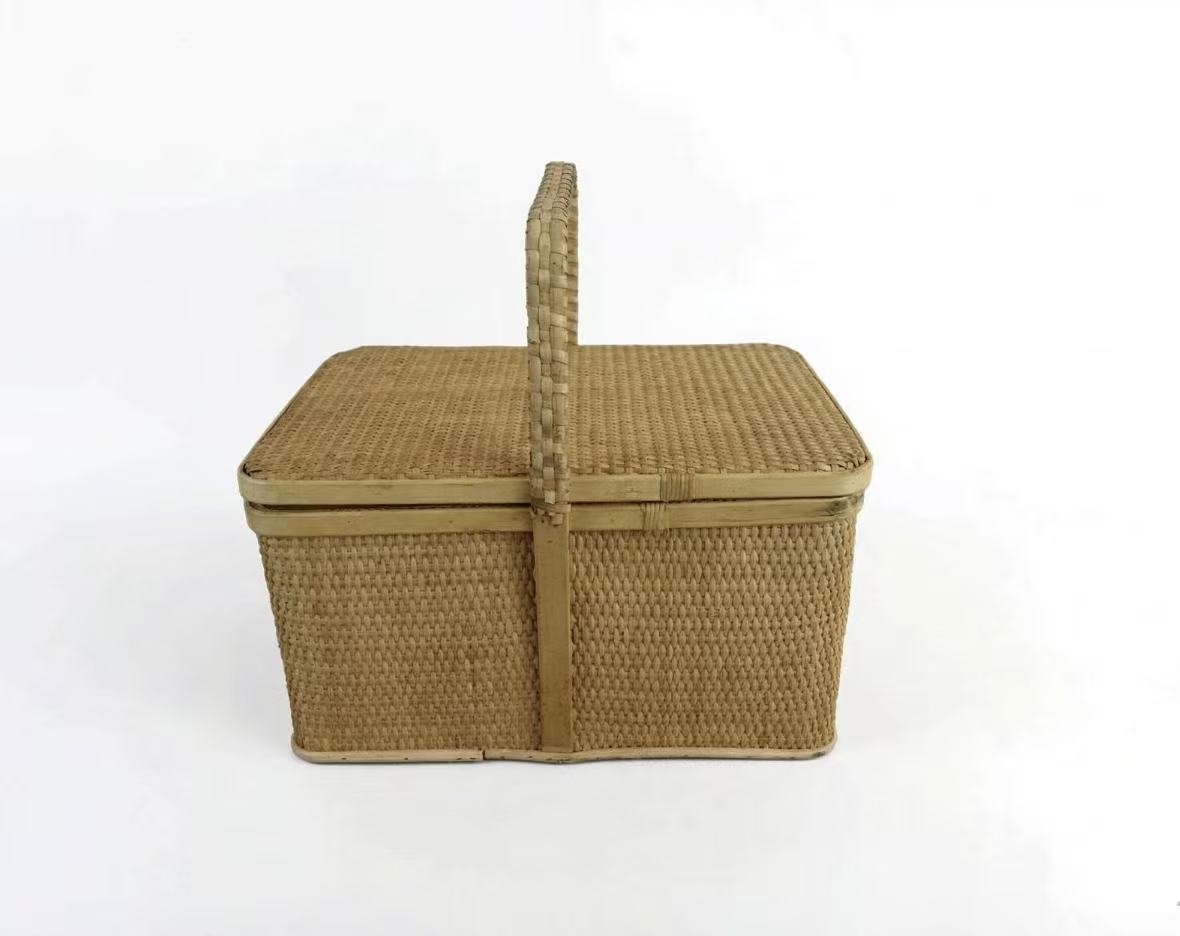 Handwoven Rattan Rectangular Basket With Lid & Handle XZR7634A0